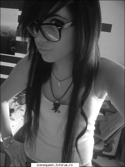 revin dupa 1 an!!:> =))